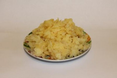 Легкий торт-салат с консервированными ананасами - 1 Картофель отварной( крупная терка).JPG