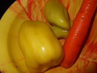 Котлеты из индюшиного фарша, приготовленные в СВЧ - перец сладкий и морковка.jpg