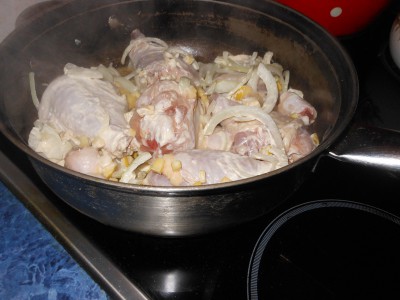Куриные окорочка, приготовленные на сухой сковороде - на сковородке.jpg
