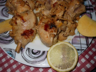 Куриные окорочка, приготовленные на сухой сковороде - крупным планом.jpg