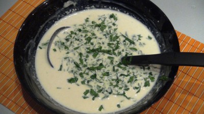 Интересные блины с петрушкой и вкусной начинкой из смеси сыр - DSC07135.JPG