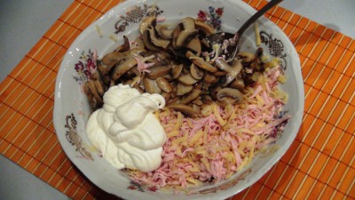 Интересные блины с петрушкой и вкусной начинкой из смеси сыр - DSC07148.JPG