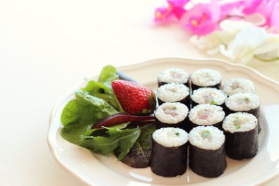Нэгиторомаки - Negitoro maki sushi.jpg