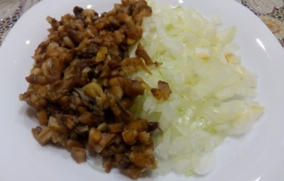 Закуска из свинины и омлета Пенёчки  - 02 Закуска Пенечки.jpg