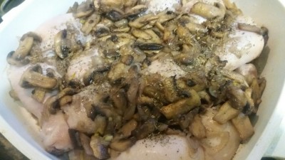 Куриные ножки с шампиньонами под белым соусом - 0R8LeyhSCaM.jpg