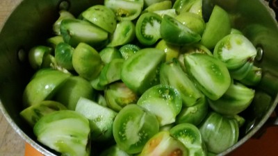 Салат из зеленых помидоров - yMUegXHhKJs.jpg