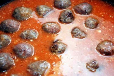 Мясные тефтели в томатном соусе с сыром - beef_meatballs.jpg
