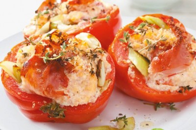 Какие салаты и закуски можно приготовить с сыром? - Tomaty_s_rikottoy.jpg