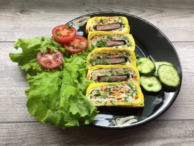 Закуска из яиц - яичный рулет с овощами - IMG_0007.JPG