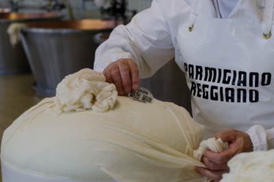 Сыр Parmigiano Reggiano теперь подделать будет очень сложно - 7.jpg