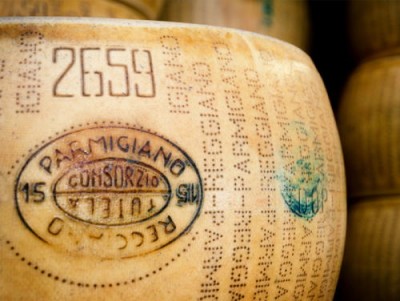 Сыр Parmigiano Reggiano теперь подделать будет очень сложно - 10.jpg