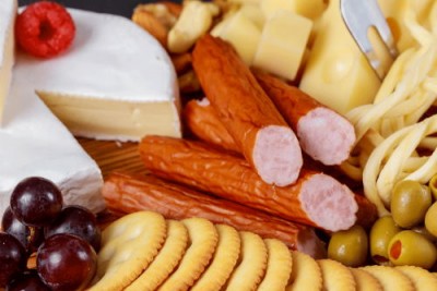 Мяса в колбасе и не было? Российские учёные предлагают заменить сою в колбасе нутом - 7.jpg