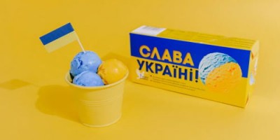 Предъявил паспорт – получил бесплатное мороженое. В Латвии представили «украинское» мороженое - 10.jpg