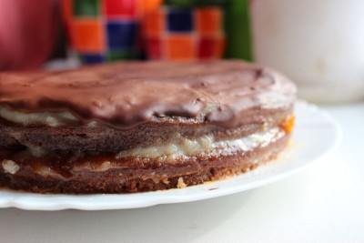 Шоколадный торт с абрикосовой прослойкой - 01_shokoladnyj_tort_s_abrikosovoj_proslojkoj.jpg