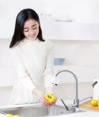 Сенсорная насадка Xiaomi на кухонный кран: управляй водой жестами - 9.jpg