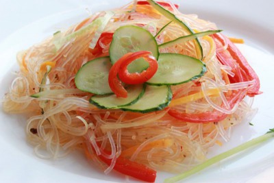Овощная фунчоза с оливковым маслом и свежим огурцом - IMG_3445.JPG