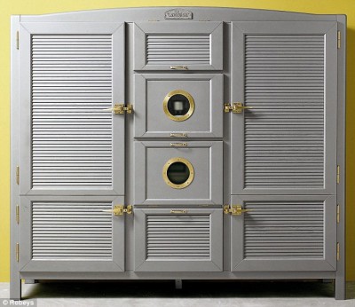 Новый холодильник или новая кухня? - article-2215914-1574BFA1000005DC-200_634x549.jpg