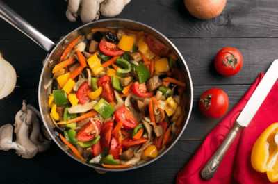 Вкусное и ароматное тушёное мясо: нужно ли обжаривать овощи? - 7.jpg