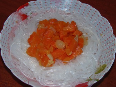 Морковный маринад - морковный маринад с лапшой.JPG