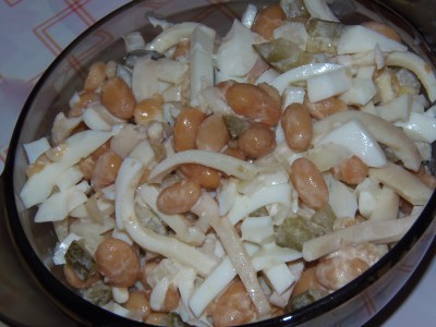Салат с белой фасолью и кальмарами - салат с фасолью.JPG