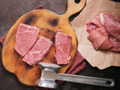 Зачем отбивать мясо молотком? Не проще ли сразу жарить? - IMG_01.jpg