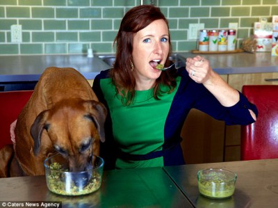 Женщина, которая ест... собачью еду чтобы выжить - article-0-1B9D2757000005DC-459_634x474.jpg
