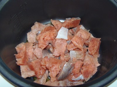 Рыба с овощами и рисовой лапшой - рыба в мультиварке (1).JPG