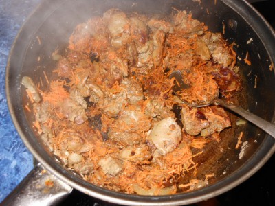 Куриная печень с картофелем, приготовленная в СВЧ-печи - печень с морковью.jpg