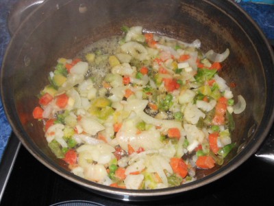 Блюда из макарон - сковорода+овощи и масло 800.jpg