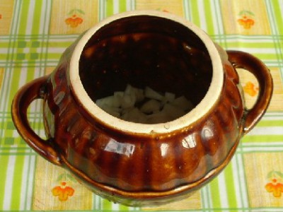 Свинина с овощами и черносливом в горшочках - DSCN7659.JPG