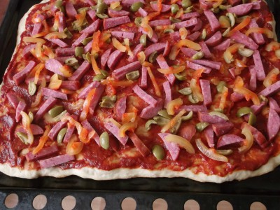 Пирожки и пицца на быстром дрожжевом тесте - Пицца.JPG