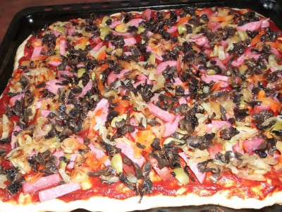 Пирожки и пицца на быстром дрожжевом тесте - Пицца2.JPG