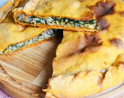 Мясной пирог со шпинатом на томатном тесте - DSC_0031.JPG