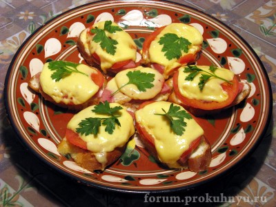 Горячие бутерброды с ветчиной, помидором и сыром - 02.JPG