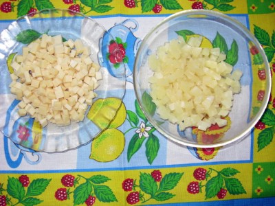 Салат из ананаса, чеснока и сыра - Салат из ананаса с сыром_2.JPG